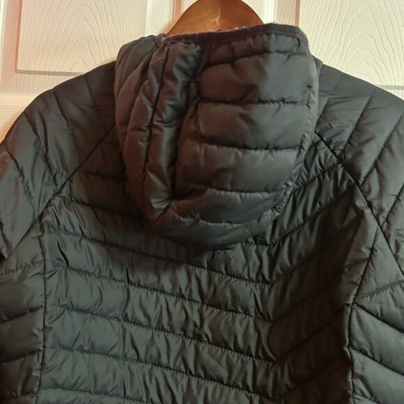 Columbia Women's Black Quilted Puffer Jacket, Size L pre owned - Picture 8 of 15